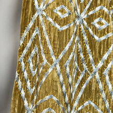 Load image into Gallery viewer, Velvet Bisht