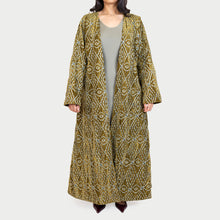Load image into Gallery viewer, Velvet Bisht
